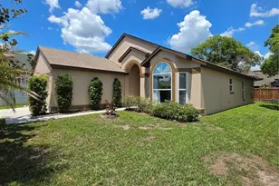 10041 River Glen Ct, Orlando, FL 32825 - Photo 2