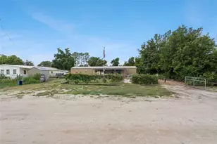 10927 Luana Dr, Leesburg, FL 34788 - Photo 2