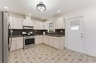 1310 W 30th St, Hialeah, FL 33012 - Photo 10