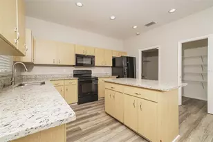 8870 Pebblebrooke Dr, Lakeland, FL 33810 - Photo 8