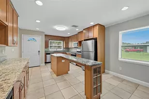 28042 Lois Dr, Tavares, FL 32778 - Photo 12