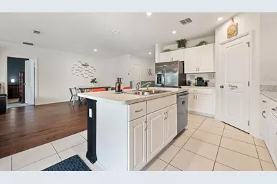 98 Prairie Falcon Drive, Groveland, FL 34736 - Photo 8