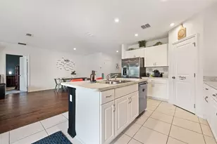 98 Prairie Falcon Dr, Groveland, FL 34736 - Photo 8