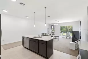 802 Reflection Lk Dr, Orlando, FL 32807 - Photo 12