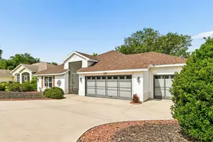 5636 Freeport Dr, Tavares, FL 32778 - Photo 2