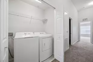 6388 Castelven Dr, Orlando, FL 32835 - Photo 14