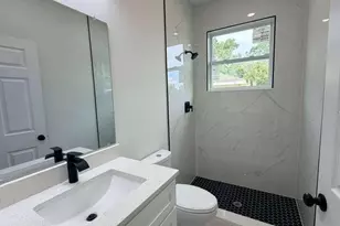 1217 E Price Blvd, North Port, FL 34288 - Photo 8