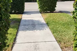 2784 Dudley Dr E, West Palm Beach, FL 33415 - Photo 6