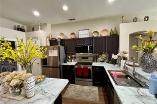 2146 Blackstone Landing Dr, Kissimmee, FL 34758 - Photo 2
