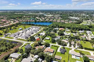 5211 Maple Ln, Naples, FL 34113 - Photo 34