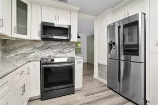 2412 Grandview Ave, Sanford, FL 32771 - Photo 10