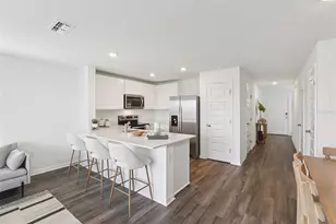 4351 Butterscotch Cir, Lakeland, FL 33811 - Photo 2