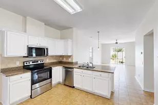 30612 Palmerston Pl, Wesley Chapel, FL 33545 - Photo 4