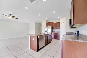 10116 Carloway Hills Dr, Wimauma, FL 33598 - Photo 8