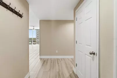 322 E Central Boulevard #912, Orlando, FL 32801 - Photo 10