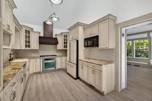 1330 Cherry St NE, Saint Petersburg, FL 33701 - Photo 10