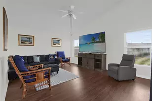 102 Saffron Way, Kissimmee, FL 34758 - Photo 4