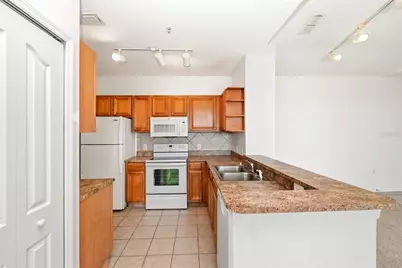 6169 Metrowest Boulevard #305, Orlando, FL 32835 - Photo 12