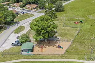 1389 NW 7th Ln, Lake Panasoffkee, FL 33538 - Photo 40