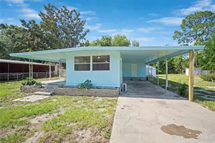 1389 NW 7th Ln, Lake Panasoffkee, FL 33538 - Photo 4