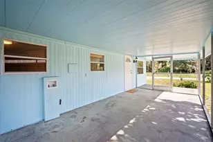1389 NW 7th Ln, Lake Panasoffkee, FL 33538 - Photo 10