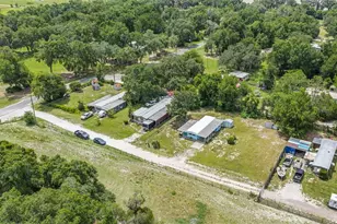 1389 NW 7th Ln, Lake Panasoffkee, FL 33538 - Photo 36