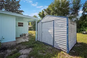 1389 NW 7th Ln, Lake Panasoffkee, FL 33538 - Photo 32