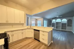 878 High Pointe Cir, Minneola, FL 34715 - Photo 8