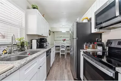 1410 Kozart Court, Orlando, FL 32811 - Photo 4