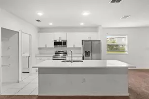 704 Pasteur Ln, Kissimmee, FL 34759 - Photo 22