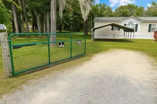 13315 NE 30th Ct, Anthony, FL 32617 - Photo 2