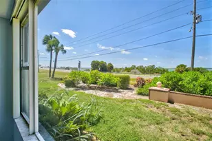 2 Causeway Blvd, Dunedin, FL 34698 - Photo 30