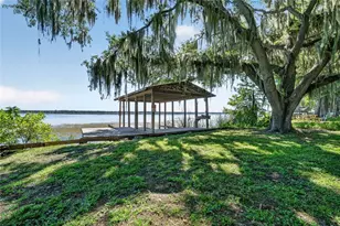 4136 Cr 400, Lake Panasoffkee, FL 33538 - Photo 36