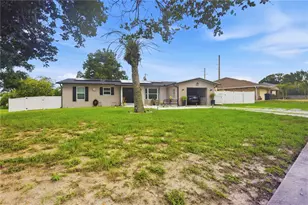 2067 E Barlington Dr, Deltona, FL 32725 - Photo 10