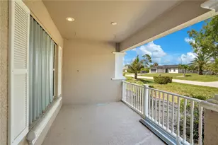 2904 NE 4th Pl, Cape Coral, FL 33909 - Photo 4
