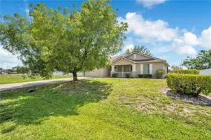 2904 NE 4th Pl, Cape Coral, FL 33909 - Photo 2