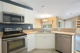 2904 NE 4th Pl, Cape Coral, FL 33909 - Photo 14