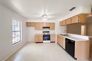 5720 Kneeland Ln, Tampa, FL 33625 - Photo 2