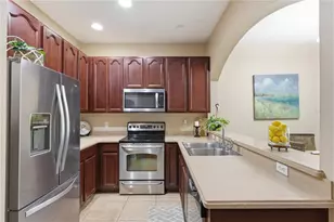 10291 Park Commons Dr, Orlando, FL 32832 - Photo 2