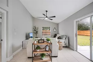 4040 Eagle Feather Dr, Orlando, FL 32829 - Photo 12