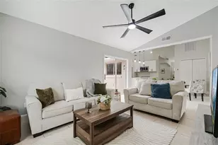 4040 Eagle Feather Dr, Orlando, FL 32829 - Photo 10