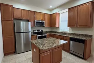2404 Bella Vista Dr, Davenport, FL 33897 - Photo 12