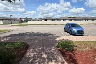 2404 Bella Vista Dr, Davenport, FL 33897 - Photo 2