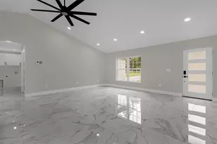 19060 SW 57th Pl, Dunnellon, FL 34432 - Photo 8