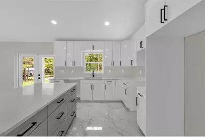 19060 SW 57th Pl, Dunnellon, FL 34432 - Photo 12