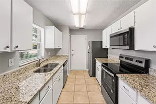 8739 Osage Dr, Tampa, FL 33634 - Photo 6