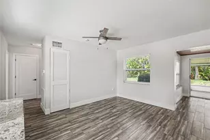 2009 Tarpon Rd, Palmetto, FL 34221 - Photo 2