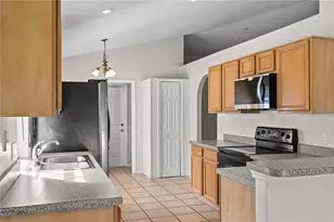 1935 Westpointe Cir, Orlando, FL 32835 - Photo 10