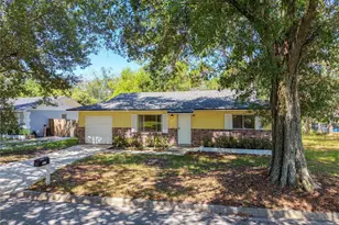 4510 Three Lakes Cir, Orlando, FL 32808 - Photo 4