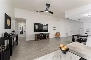 271 Indian Point Cir, Kissimmee, FL 34746 - Photo 10